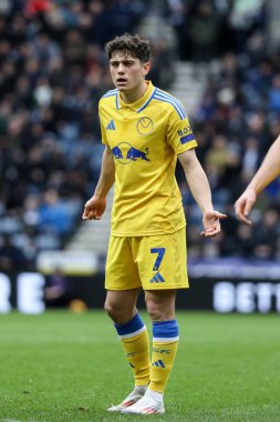 Leeds United takımından Daniel James, Gökyüzü İddia Şampiyonası 'nda takım arkadaşlarına bağırıyor Preston North End, Deepdale, Preston, İngiltere' de Leeds United 'a karşı, 14 Aralık 2024