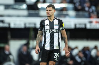 Newcastle United 'dan Bruno Guimares Premier Lig maçı sırasında Newcastle United ile Leicester City, St. James' s Park, Newcastle, İngiltere, 14 Aralık 2024