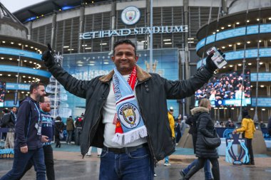 Taraftarlar, Manchester City ile Manchester United arasındaki 15 Aralık 2024 tarihli Premier League karşılaşması öncesinde Etihad Stadyumu 'na gelmeye başladılar.