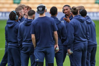 Burnley oyuncuları, 15 Aralık 2024 'te Norwich City, Norwich Road, Norwich Road, İngiltere' de Burnley 'e karşı oynanan Sky Bet Şampiyonası maçından önce Carrow Road' a geldiler.