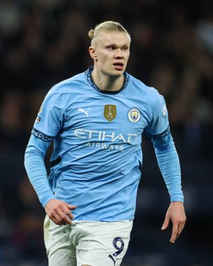 Manchester City 'nin Manchester United' a karşı oynadığı Premier League maçında Manchester City 'den Erling Haaland, Etihad Stadyumu' nda, 15 Aralık 2024