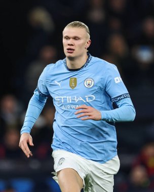 Manchester City 'nin Manchester United' a karşı oynadığı Premier League maçında Manchester City 'den Erling Haaland, Etihad Stadyumu' nda, 15 Aralık 2024