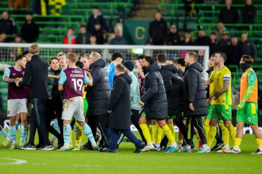 Burnley ve Norwich City oyuncuları, 15 Aralık 2024 'te Norwich City, Norwich Road, Norwich' te Burnley 'e karşı oynanan Sky Bet Şampiyonası maçı sonrasında kavga ettiler.