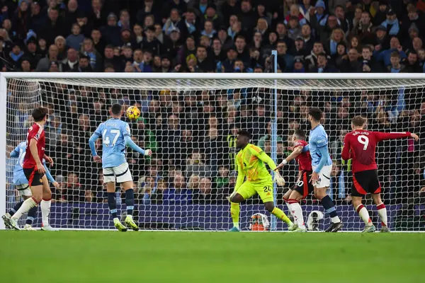 Manchester City 'den Josko Gvardiol, Premier League maçında Manchester City ile Manchester United maçında 15 Aralık 2024' te Etihad Stadyumu 'nda 1-0 berabere kaldı.