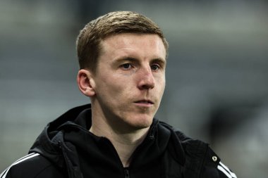 Newcastle United takımından Matt Targett, 18 Aralık 2024 'te İngiltere, Newcastle' daki St.James 's Park' ta Newcastle United 'a karşı oynanan Carabao Kupası çeyrek finalinden önce geldi.