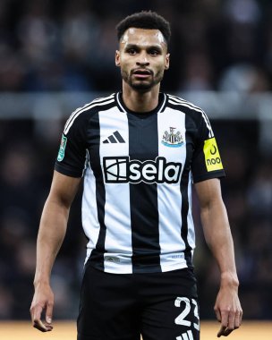 Newcastle United takımından Jacob Murphy 18 Aralık 2024 'te St. James' s Park, Newcastle 'da Newcastle United' a karşı oynanan Carabao Kupası çeyrek finalinde