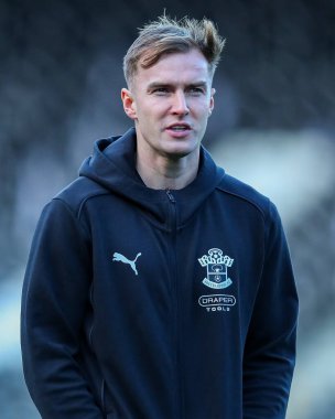 Southampton 'dan Flynn Downes, Premier League maçından önce Craven Cottage' a ulaştı. Fulham, Southampton 'a karşı. Craven Cottage, Londra, 22 Aralık 2024