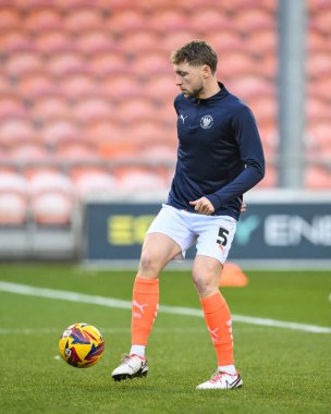 Blackpool 'dan Matthew Pennington, 21 Aralık 2024' te Bloomfield Road, Blackpool 'da oynanan Sky Bet Ligi 1 maçı öncesinde oynanan maç öncesi ısınma maçında...