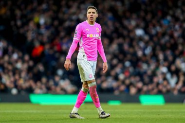 Southampton 'dan Jan Bednarek 22 Aralık 2024' te Craven Cottage, Londra, İngiltere 'de oynanan Premier League maçında Fulham ve Southampton maçına bakıyor.