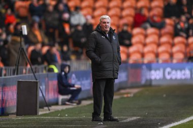 Steve Bruce 21 Aralık 2024 'te Bloomfield Road, Blackpool' da oynanan Blackpool-Stevenage maçında Blackpool 'un baş antrenörü oldu.