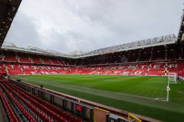 Manchester United 'ın 22 Aralık 2024' te Old Trafford, Manchester 'da oynadığı Premier League maçında Old Trafford, Manchester United' ın genel görünümü
