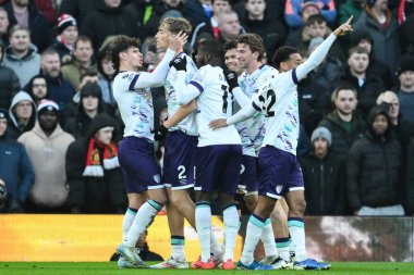 Bournemouth 'dan Dean Huijsen 22 Aralık 2024' te Old Trafford, Manchester, İngiltere 'de oynanan Premier League maçında 0-1' lik galibiyetini kutluyor.