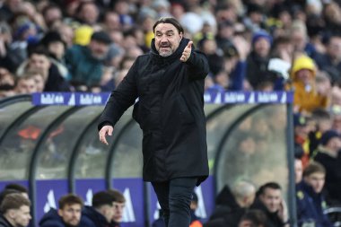 Leeds United 'ın teknik direktörü Daniel Farke, Leeds Road, Leeds, İngiltere, 21 Aralık 2024' te oynanan Sky Bet Şampiyonası maçında teknik alanda Leeds United ve Oxford United maçında tepki gösterdi.