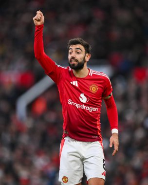 Manchester United takımından Bruno Fernandes 22 Aralık 2024 'te Old Trafford, Manchester, İngiltere' de oynanan Premier League maçında bayrak için itiraz etti.