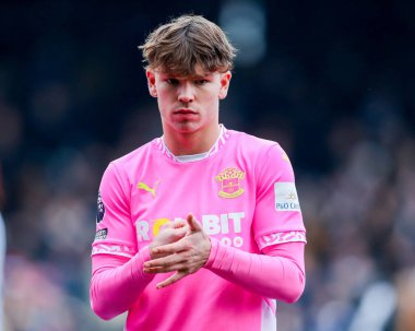 Southampton 'dan Tyler Dibling 22 Aralık 2024' te Craven Cottage, Londra, İngiltere 'de oynanan Premier League maçında Fulham ve Southampton maçına bakıyor.