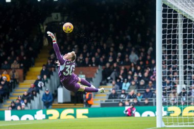 Southampton 'dan Aaron Ramsdale 22 Aralık 2024' te Craven Cottage, Londra, İngiltere 'de oynanan Premier League maçında bir kurtarış yaptı.