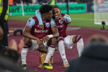 West Ham United takımından Muhammed Kudus, 21 Aralık 2024 'te Londra' daki Londra Stadyumu 'nda oynanan Premier League maçında West Ham United ve Hove Albion maçında 1-1 kazanma hedefini kutluyor.