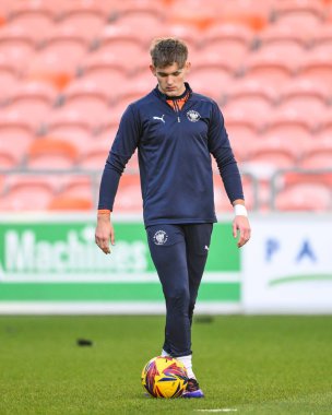 Blackpool 'dan Dom Ballard, 21 Aralık 2024' te Bloomfield Road, Blackpool 'da oynanan Sky Bet Ligi 1 maçı öncesinde oynanan ısınma maçında...