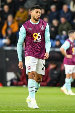Burnley takımından Josh Laurent, Burnley, Watford 'a karşı Turf Moor, Burnley, İngiltere' de 21 Aralık 2024 'te oynanan Gökyüzü İddia Şampiyonası maçında