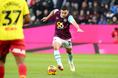 Burnley 'den Josh Cullen 21 Aralık 2024' te Burnley, Burnley, İngiltere 'de Watford' a karşı oynadığı Gökyüzü İddia Şampiyonası maçında öne geçti.