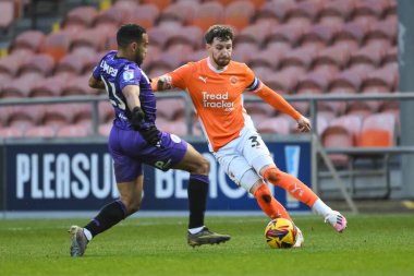 Blackpool 'dan James Husband, 21 Aralık 2024' te Bloomfield Road, Blackpool 'da oynanan Sky Bet 1 karşılaşmasında Stevenage ile Stevenage maçında Stevenage ile Stevenage Stevenage' den Stevenage 'den Stevenage' den Louis Thompson 'ı aldı.