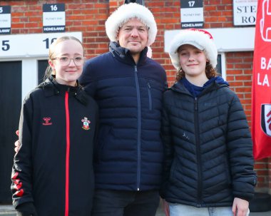 Taraftarlar Premier Lig maçı öncesinde Craven Cottage 'a geldiler Fulham Southampton' a karşı Craven Cottage, Londra, İngiltere, 22 Aralık 2024
