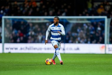 Queens Park Rangers 'dan Kenneth Paal, 21 Aralık 2024' te Londra Matrade Loftus Road 'da Queens Park Rangers ve Preston North End maçında topla koşuyor.