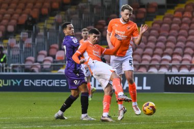 Blackpool 'dan Albie Morgan Simon Sadler 21 Aralık 2024' te Bloomfield Road, Blackpool 'da Blackpool-Stevenage maçında Blackpool' un sahibi oldu.