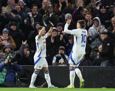Leeds United 'dan Malikane Solomon, 21 Aralık 2024' te Leeds, İngiltere 'deki Elland Road, Leeds' de oynanan Sky Bet Şampiyonası maçında 4-0 'lık galibiyetini kutluyor.
