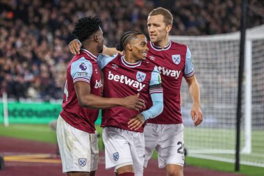 West Ham United takımından Muhammed Kudus, 21 Aralık 2024 'te Londra' daki Londra Stadyumu 'nda oynanan Premier League maçında West Ham United ve Hove Albion maçında 1-1 kazanma hedefini kutluyor.