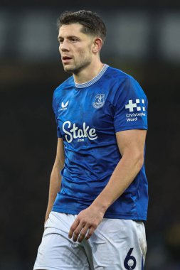 Everton 'dan James Tarkowski Premier Lig maçı sırasında Everton, Chelsea' ye karşı Goodison Park, Liverpool, 22 Aralık 2024