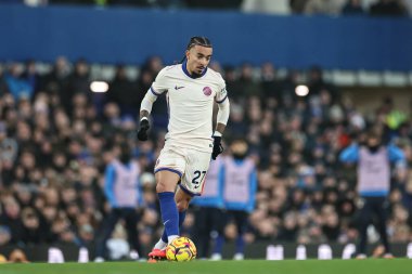 Chelsea 'den dMalo Gusto, 22 Aralık 2024' te İngiltere 'nin Liverpool şehrinde oynanan Goodison Park' ta Premier League maçında Everton Chelsea 'ye karşı oynadığı top ile ara verdi.