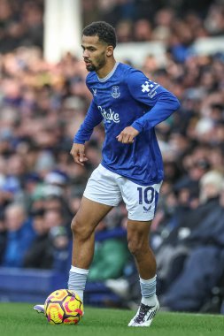 Everton 'dan Iliman Ndiaye Premier Lig maçında topla birlikte 22 Aralık 2024' te Goodison Park, Liverpool 'da Everton Chelsea' ye karşı.