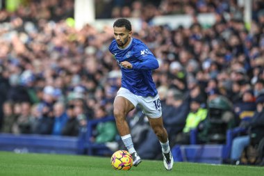 Everton 'dan Iliman Ndiaye Premier Lig maçında topla birlikte 22 Aralık 2024' te Goodison Park, Liverpool 'da Everton Chelsea' ye karşı.