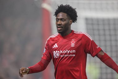 Nottingham Ormanı 'ndan Nikola Milenkovi Premier Lig maçı sırasında Nottingham Ormanı Tottenham Hotspur' a karşı City Ground, Nottingham, Birleşik Krallık 'ta 26 Aralık 2024