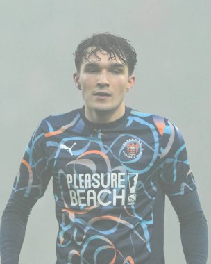 Blackpool takımından Kyle Joseph, Wrexham - Blackpool maçı sırasında Wrexham - SToK Cae Ras, Wrexham, Birleşik Krallık, 26 Aralık 2024