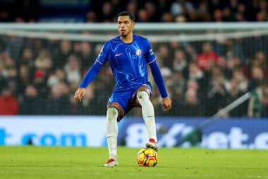 Chelsea 'li Levi Colwill Premier Lig karşılaşmasında topla koşuyor Chelsea Fulham' a karşı Stamford Bridge, Londra, İngiltere, 26 Aralık 2024