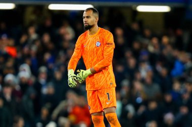 Chelsea Premier Lig karşılaşmasında Chelsea 'ye karşı Stamford Bridge, Londra, Birleşik Krallık' ta 26 Aralık 2024 'te oynanan maçta Chelsea' den Robert Sanchez seyrediyor.