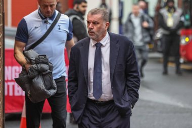 Ange Postecoglou Premier Lig maçında Tottenham Hotspur 'un baş antrenörü Nottingham Forest Tottenham Hotspur' a karşı City Ground, Nottingham, İngiltere, 26 Aralık 2024