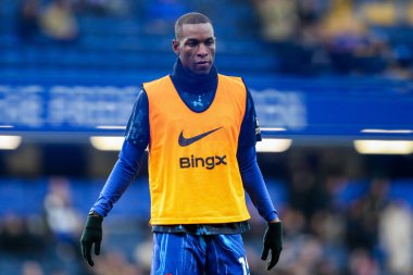 Chelsea 'li Nicolas Jackson Premier Lig karşılaşmasından önce Londra' daki Stamford Köprüsü 'nde Chelsea Fulham' a karşı 26 Aralık 2024 'te ısınıyor.