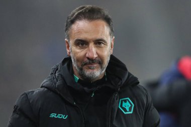 Vitor Pereira head coach of Wolverhampton Wanderers during the Premier League match Wolverhampton Wanderers vs Manchester United at Molineux, Wolverhampton, United Kingdom, 26th December 2024