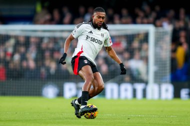 Fulham 'dan Alex Iwobi Premier Lig maçında topla koşuyor Chelsea Fulham' a karşı Stamford Bridge, Londra, Birleşik Krallık, 26 Aralık 2024