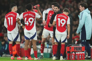 Arsenal 'in Mikel Arteta teknik direktörü, 27 Aralık 2024 tarihinde Londra, Emirates Stadyumu' nda oynanan Premier League maçında oyuncularına karşı Arsenal ve Ipswich Town maçında konuştu.