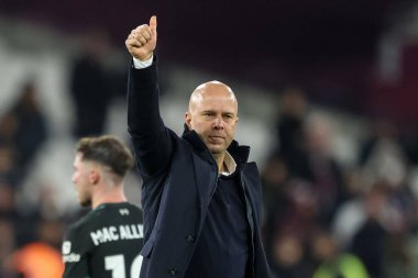 Liverpool 'un Arne Slot teknik direktörü, Premier League maçında West Ham United Liverpool' a karşı Londra Stadyumu, Londra, İngiltere 'de 29 Aralık 2024' te oynanan karşılaşmada 0-5 'lik galibiyetten sonra gezgin taraftarlara onay verdi.