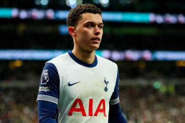 Tottenham Hotspur 'dan Brennan Johnson, Premier Lig karşılaşmasında Tottenham Hotspur' a karşı Wolverhampton Wanderers 'a karşı Tottenham Hotspur Stadyumu, Londra, Birleşik Krallık, 29 Aralık 2024' te bakıyor.