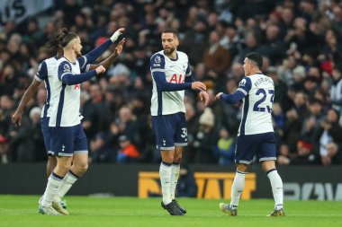 Tottenham Hotspur takımından Rodrigo Bentancur, Premier League maçında Tottenham Hotspur 'a karşı Wolverhampton Wanderers maçında 29 Aralık 2024' te Londra 'daki Tottenham Hotspur Stadyumu' nda 1-1 kazanma golünü kutluyor.