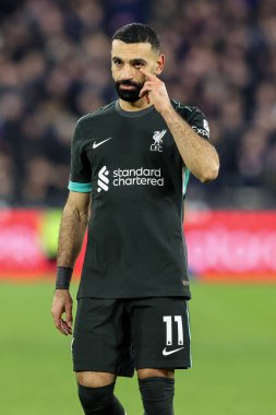 Liverpool 'dan Muhammed Salah, Premier Lig maçında gözünü sildi. West Ham United Liverpool' a karşı Londra Stadyumu, Londra, Birleşik Krallık, 29 Aralık 2024