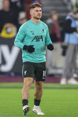 Liverpool 'dan Alexis Mac Allister Premier League maçında maç öncesi ısınma oturumunda West Ham United Liverpool' a karşı Londra Stadyumu, Londra, İngiltere, 29 Aralık 2024