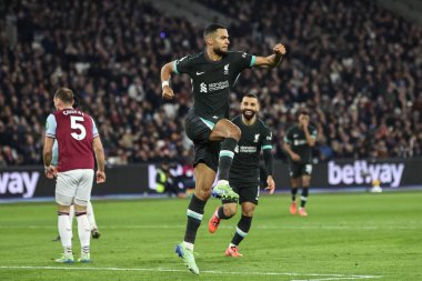 Liverpool 'dan Cody Gakpo, Premier League maçı West Ham United ile Liverpool maçında 29 Aralık 2024' te Londra Stadyumu 'nda 0-2' lik galibiyetini kutluyor.