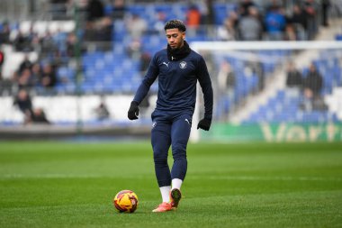 Blackpool 'dan Jordan Lawrence-Gabriel maç öncesi ısınma maçında Birmingham City, St. Andrew' s @ Knighthead Park, Birmingham, Birleşik Krallık, 29 Aralık 2024 'te Blackpool' a karşı.